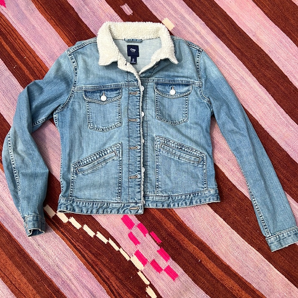 Gap Slim Cut Sherpa Collar Light Wash Denim Jacket